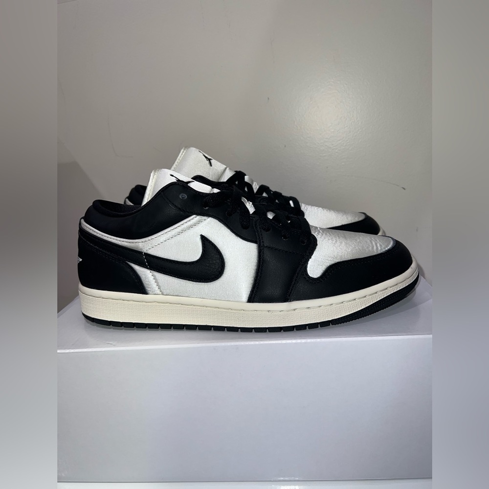 Leather and satin Nike Air Jordan 1 Low SE Women 11.5 Mens 10